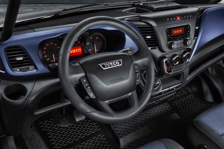 Панель приборов Iveco Daily 35 Blue Power Chassis Cab 2017 года  (фото 7 из 7)